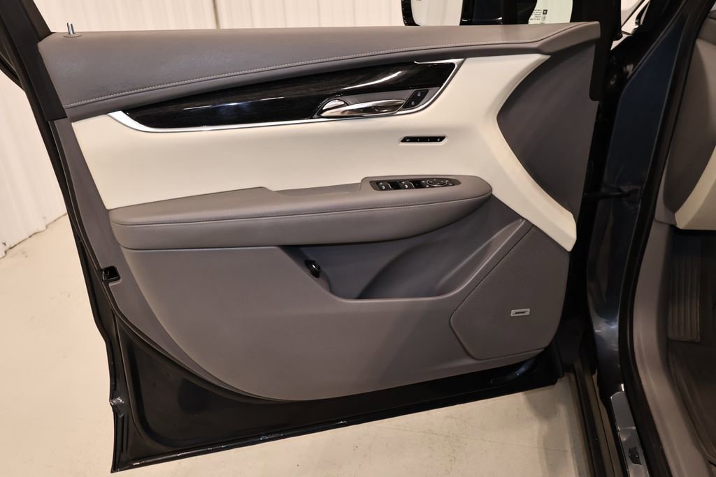 Used 2021 Cadillac XT6 Premium Luxury AWD/4WD image 11