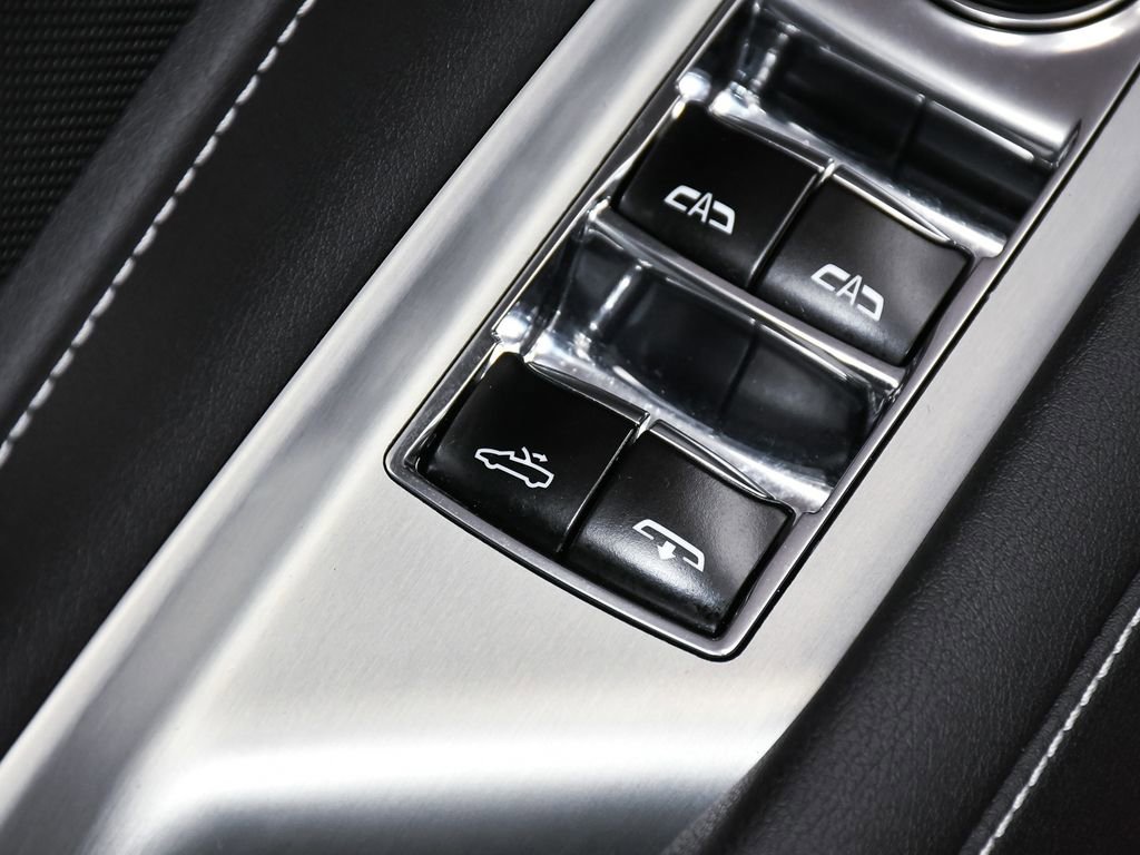 Used 2024 Chevrolet Corvette Stingray Convertible RWD image 71