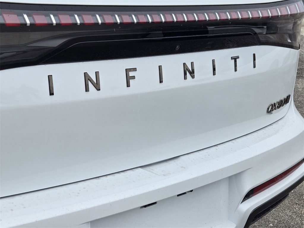 New 2026 INFINITI QX80 Autograph w/ Premium Cargo Package image 10