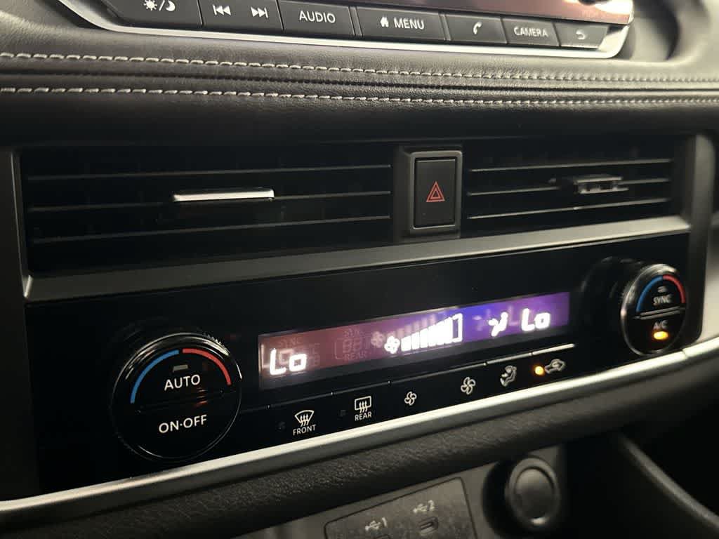Used 2025 Nissan Rogue SV AWD/4WD image 19