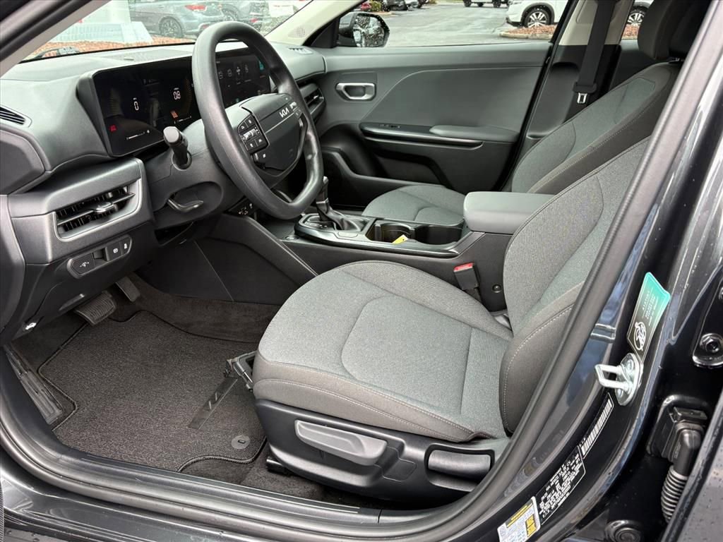 Used 2025 Kia K4 LXS image 14