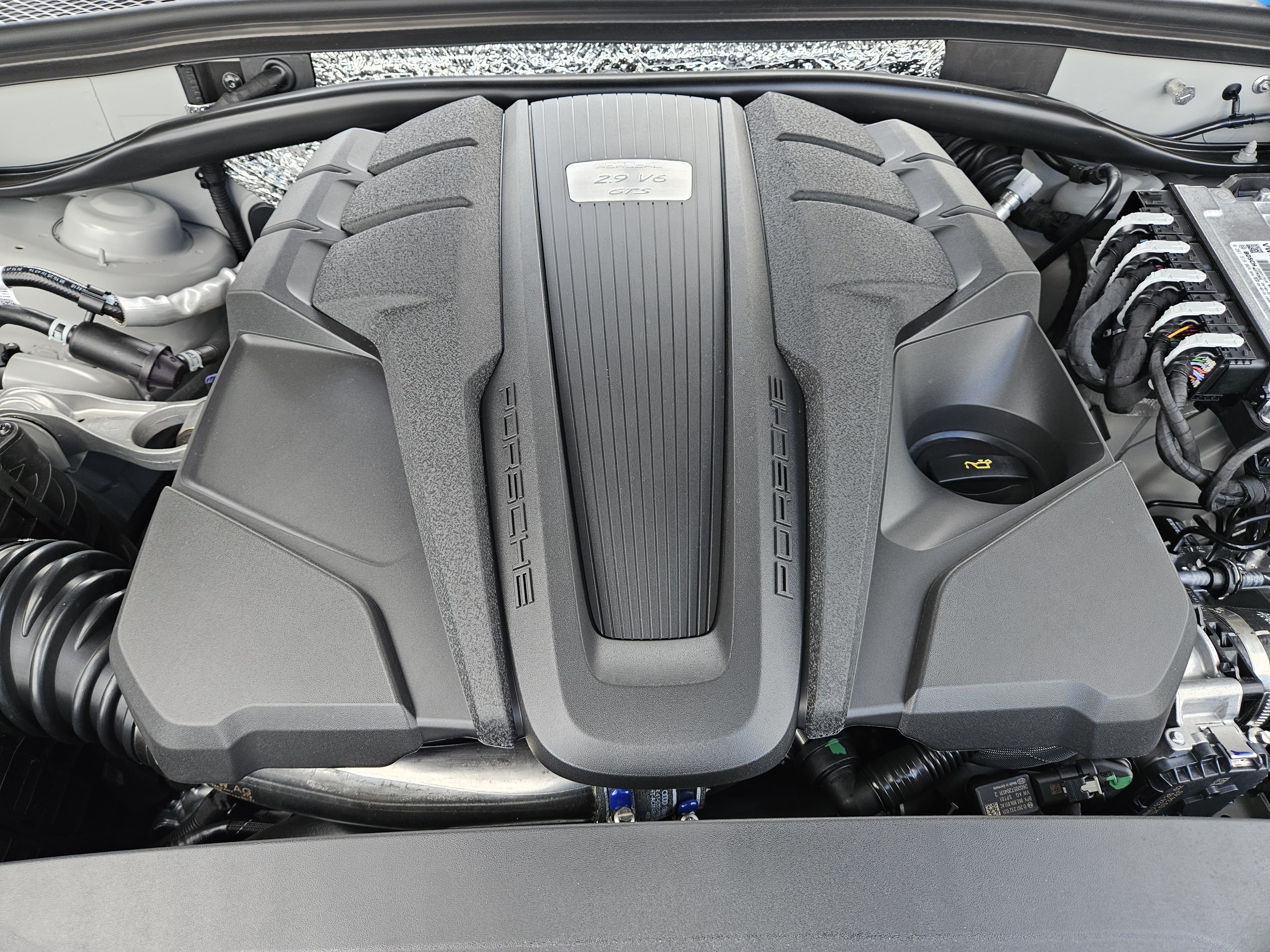 Certified 2026 Porsche Macan GTS AWD/4WD image 30