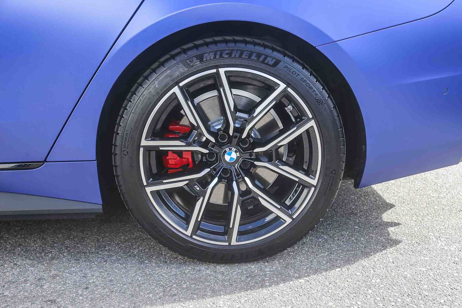 Used 2025 BMW i4 eDrive40 w/ M Sport Package image 8