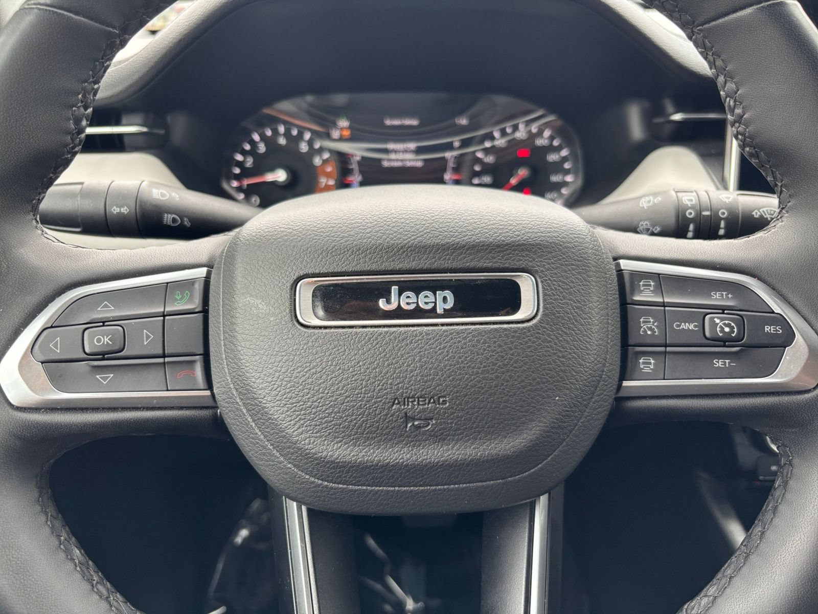 Used 2025 Jeep Compass Limited AWD/4WD image 28