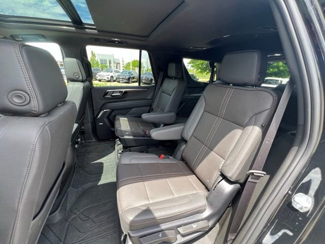 Used 2025 Chevrolet Tahoe High Country AWD/4WD image 23