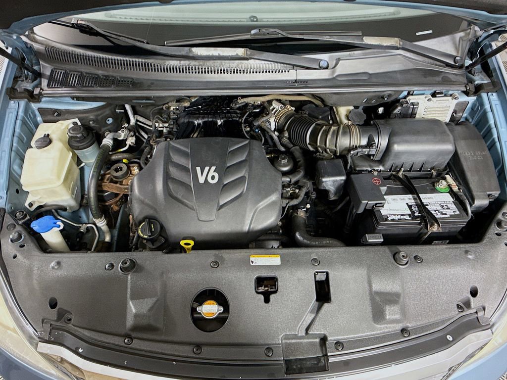 Used 2011 Kia Sedona LX image 24