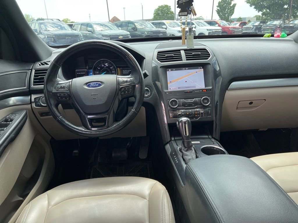 Used 2019 Ford Explorer XLT w/ Equipment Group 202A FWD image 10