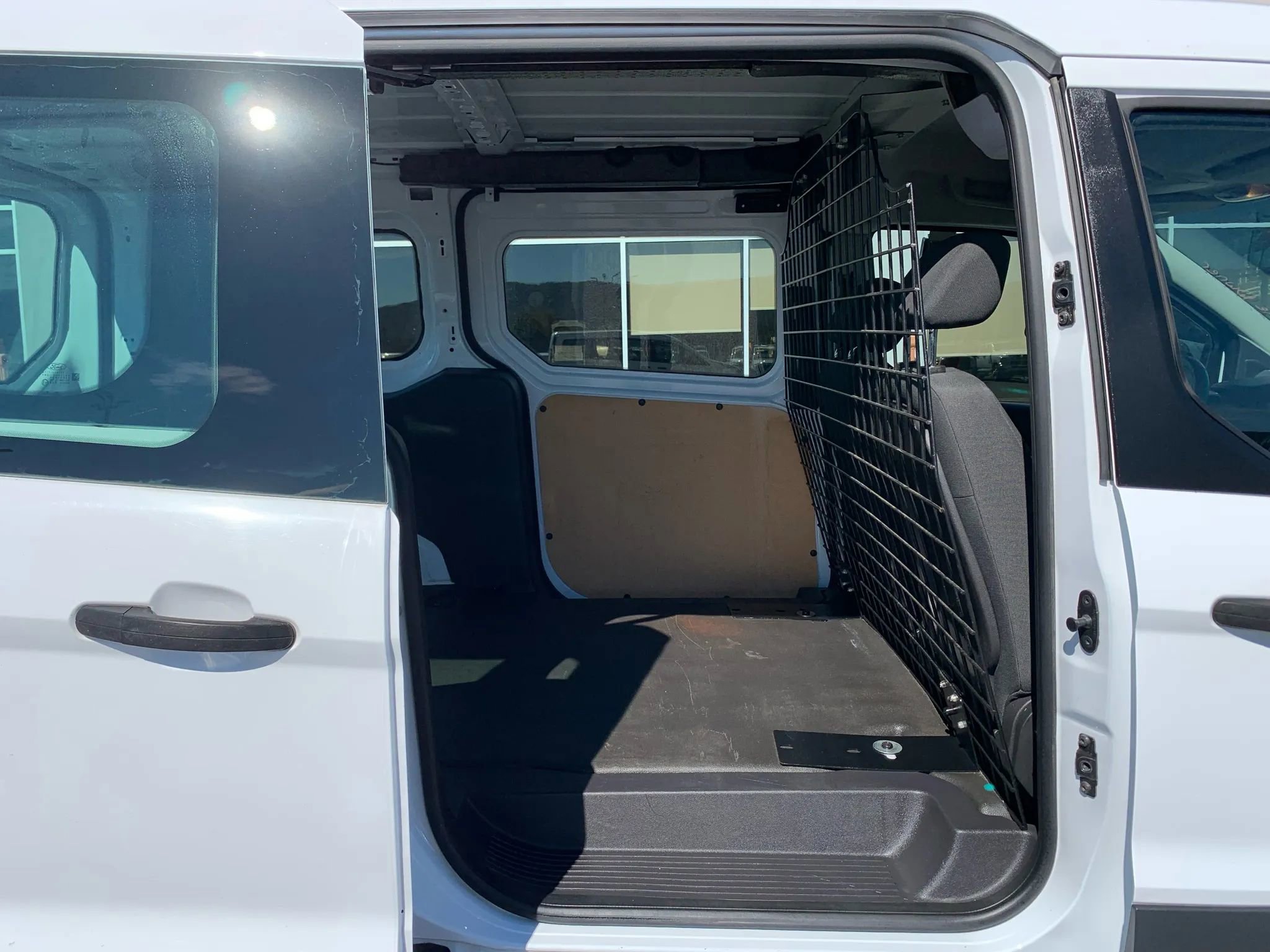Used 2016 Ford Transit Connect XL image 22