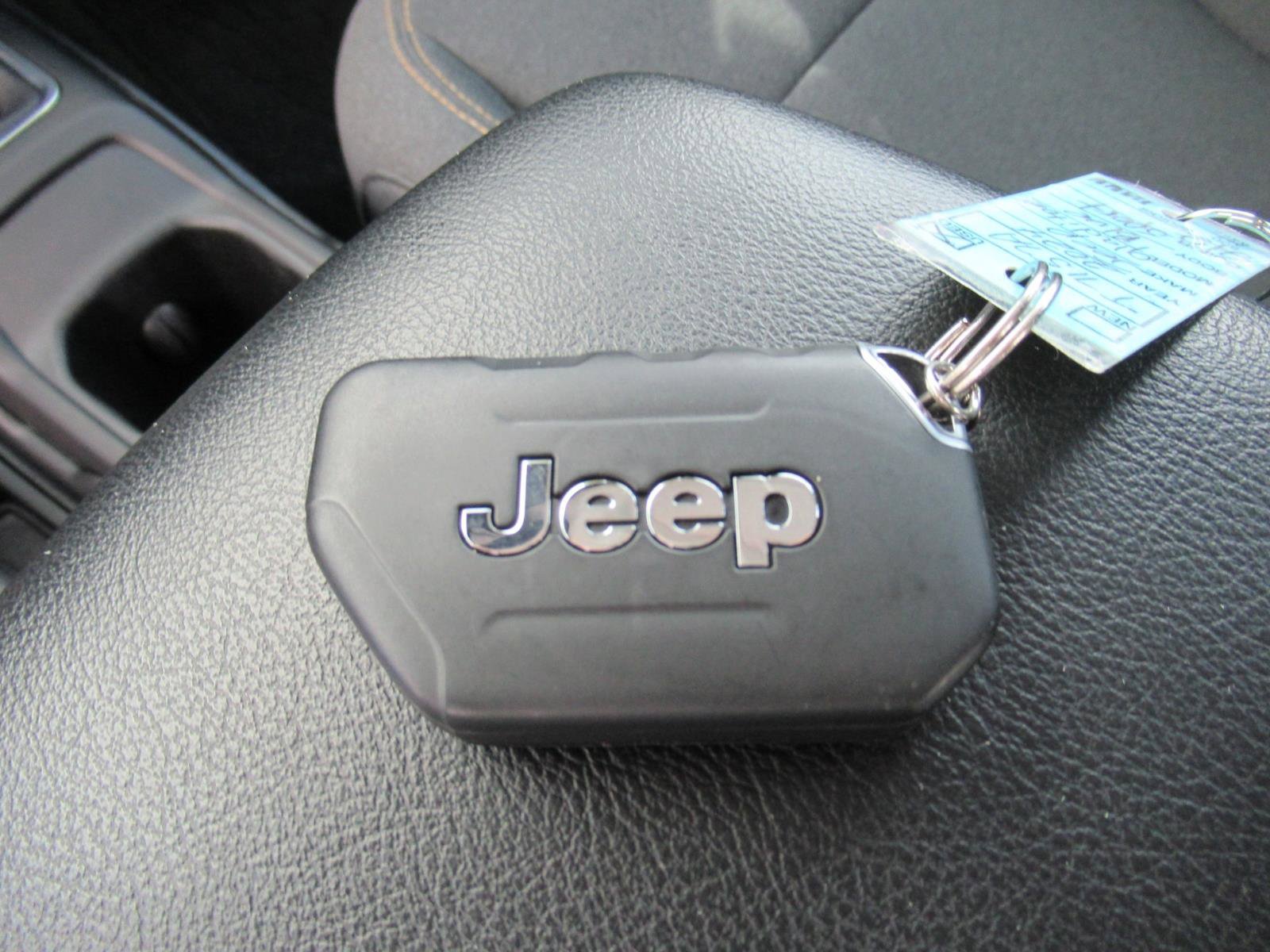 Used 2024 Jeep Gladiator Sport AWD/4WD image 28