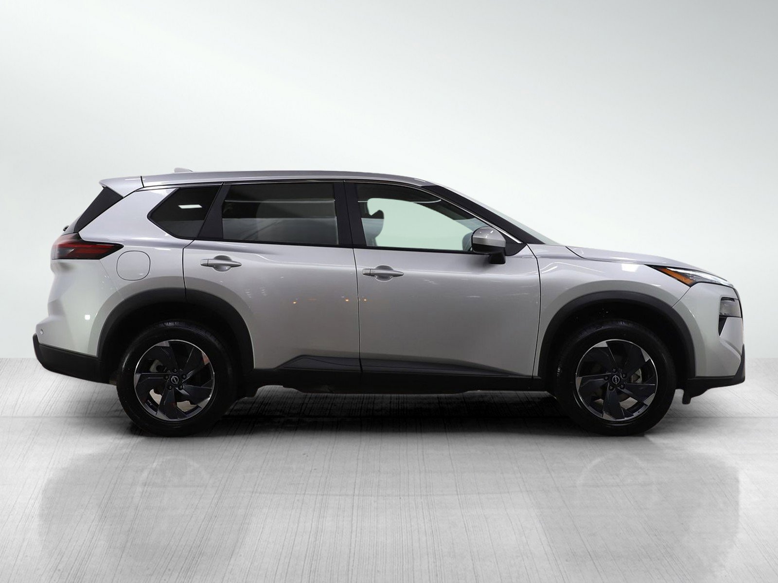 Used 2025 Nissan Rogue SV image 6