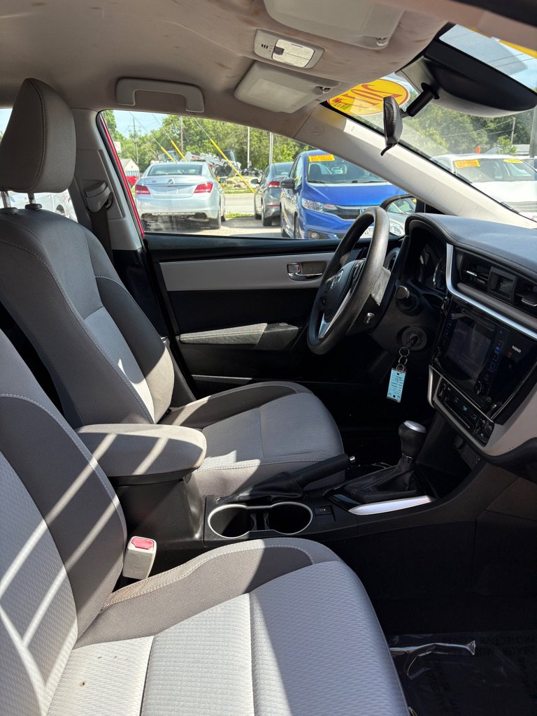 Used 2017 Toyota Corolla LE FWD image 13