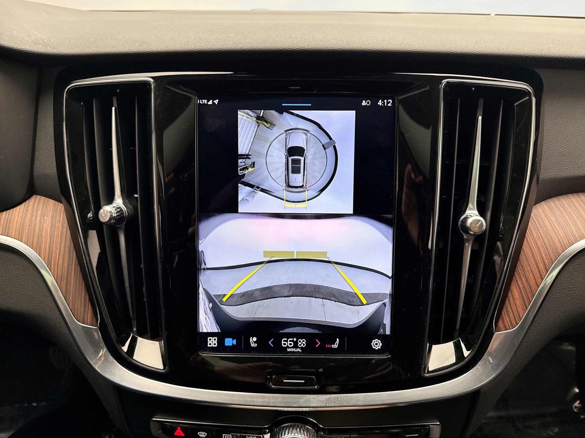 Used 2024 Volvo V60 B5 Cross Country Plus image 16