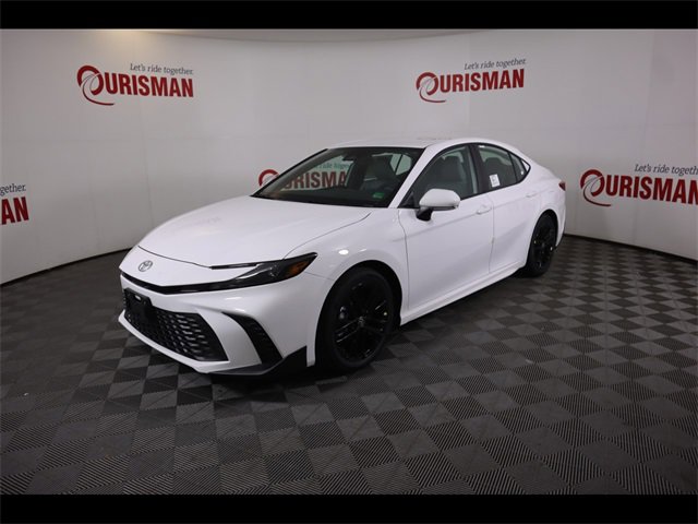 Used 2026 Toyota Camry SE image 1