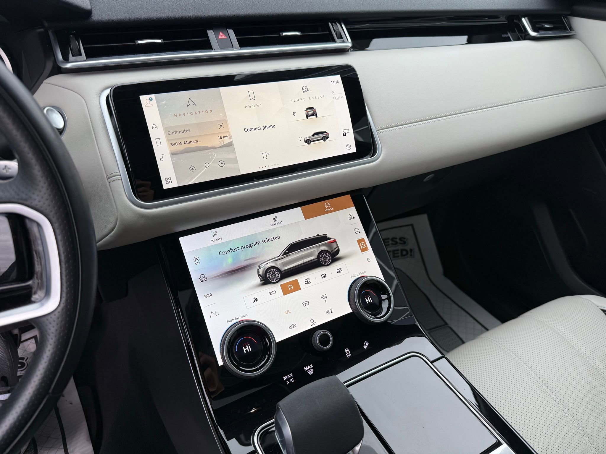 Used 2023 Land Rover Range Rover Velar R-Dynamic S image 51