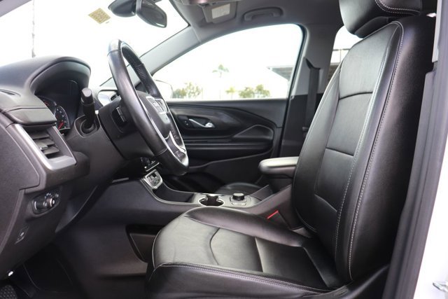 Used 2024 GMC Terrain SLT image 10
