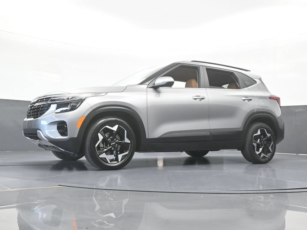 Used 2024 Kia Seltos EX FWD image 55