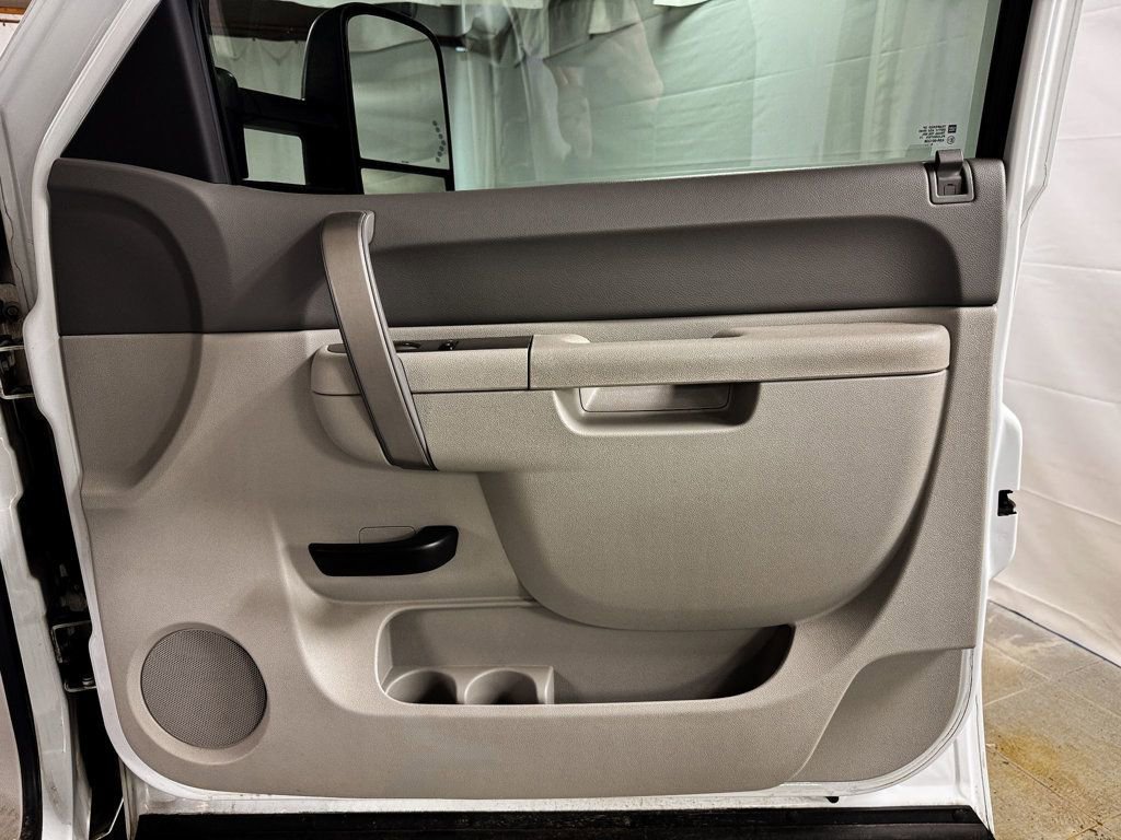 Used 2011 GMC Sierra 3500 SLE w/ SLE Preferred Package image 15