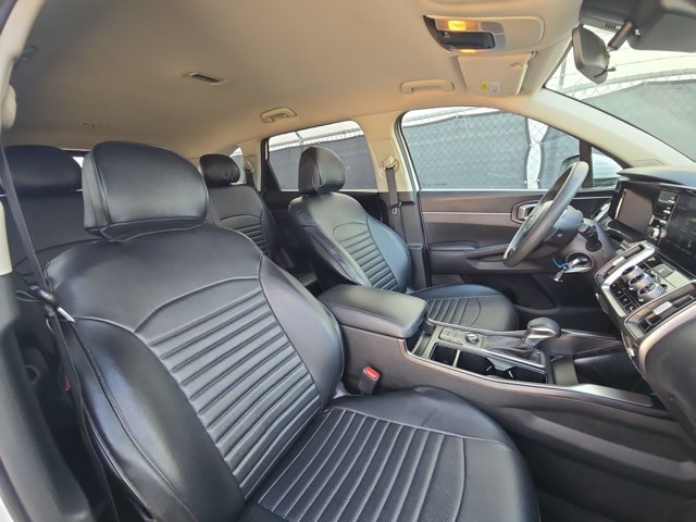 Used 2023 Kia Sorento LX FWD image 19