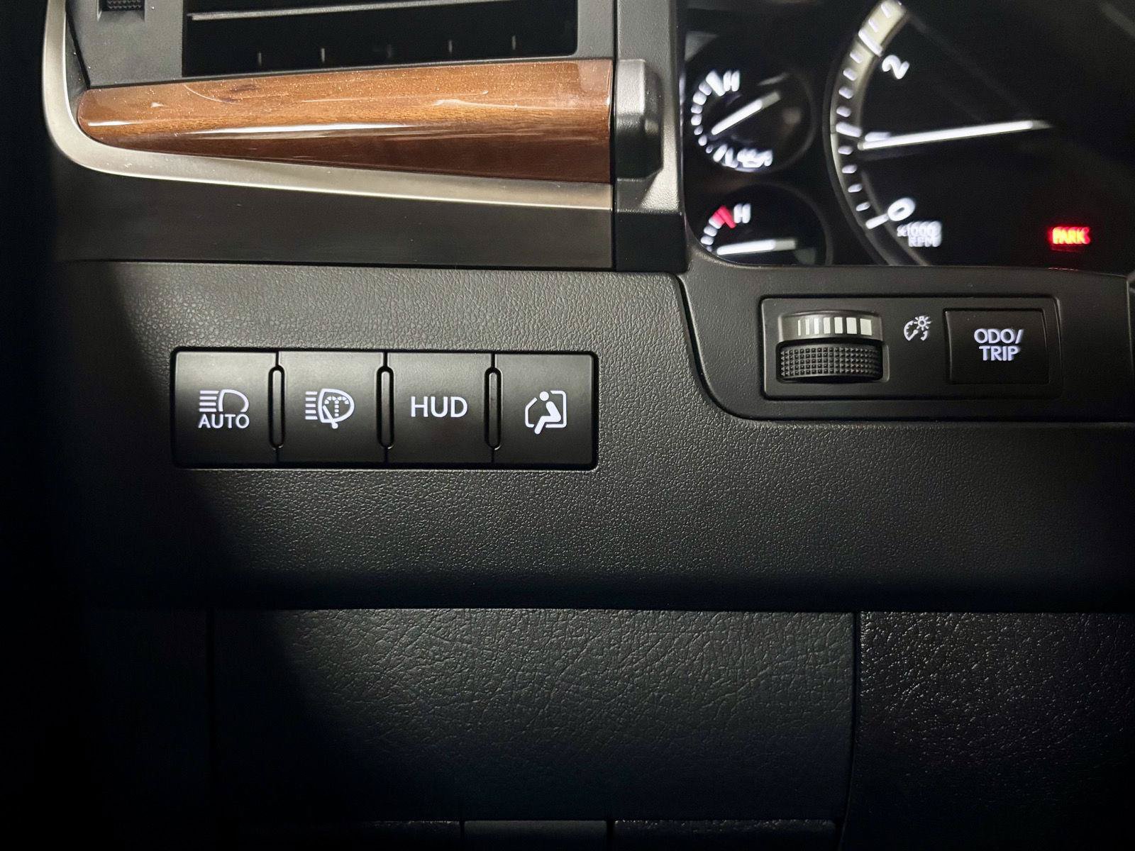 Used 2018 Lexus LX 570 4WD w/ Luxury Package image 30