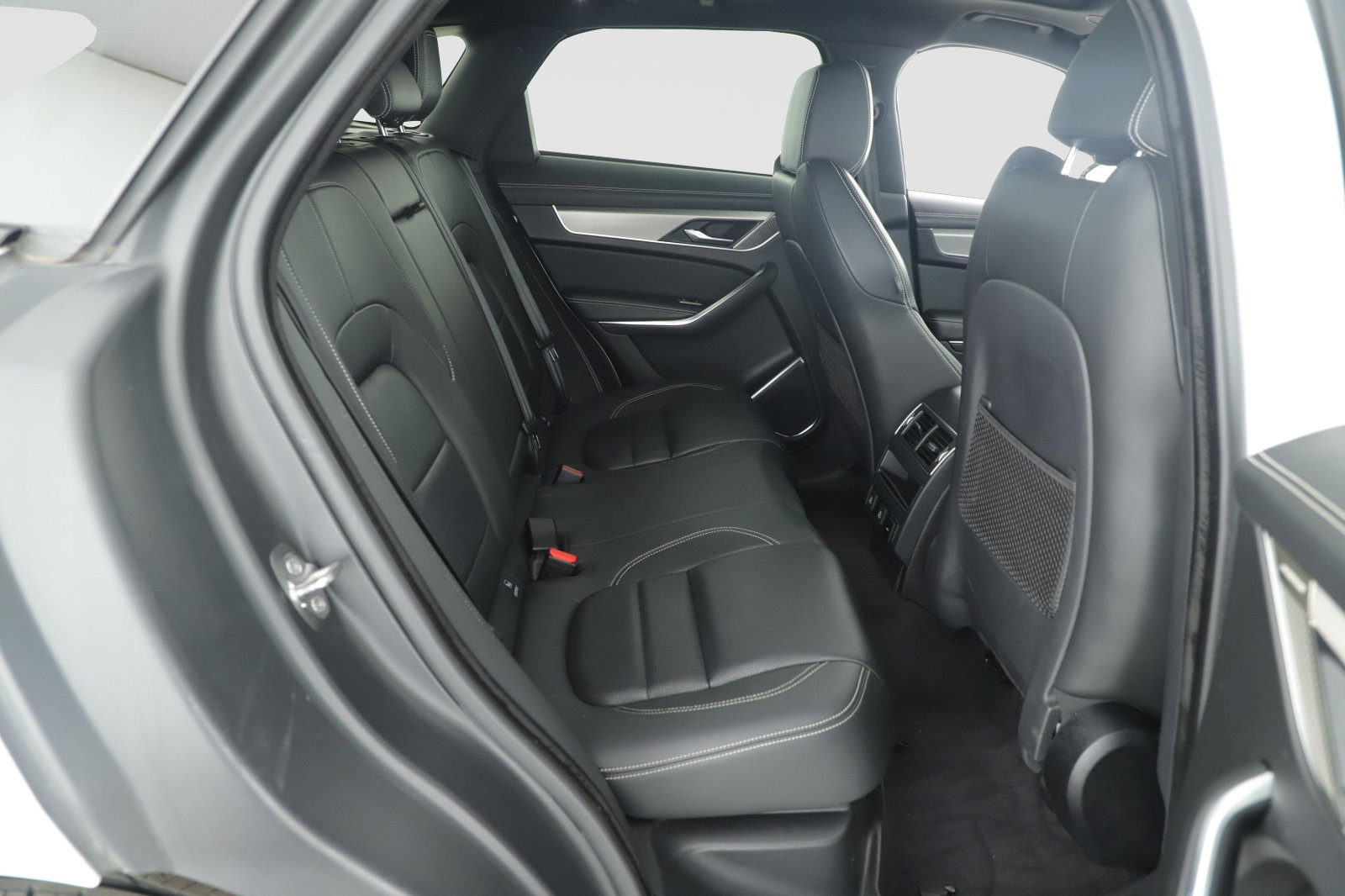 Used 2025 Jaguar F-PACE R-Dynamic S AWD/4WD image 16