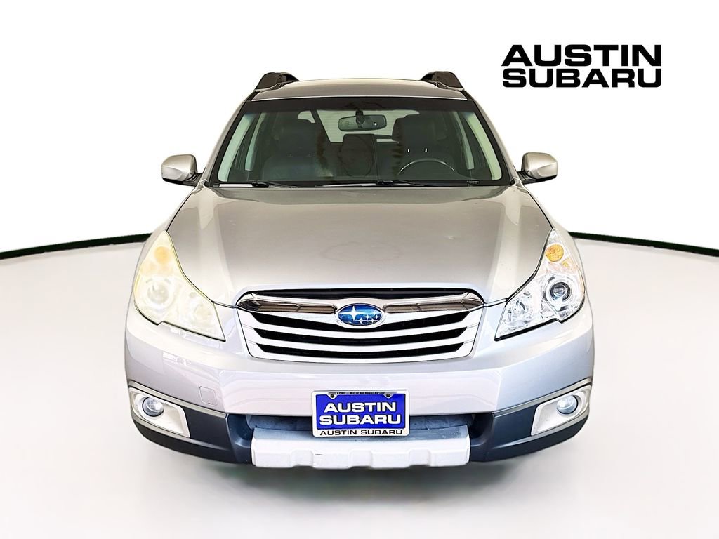 Used 2011 Subaru Outback 2.5i Limited image 2
