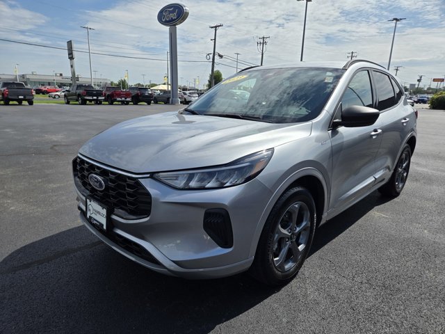 Certified 2023 Ford Escape ST-Line AWD/4WD image 4