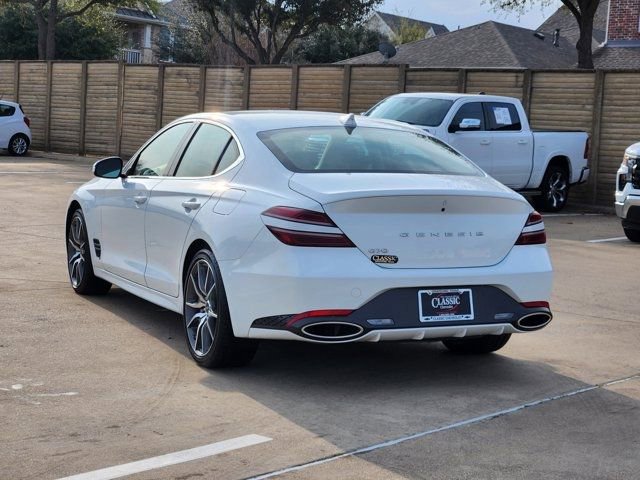 Used 2025 Genesis G70 2.5T image 3