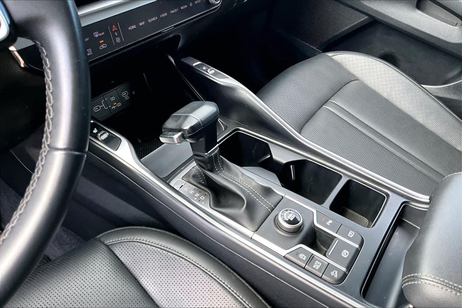 Certified 2024 Kia Sorento S FWD image 15