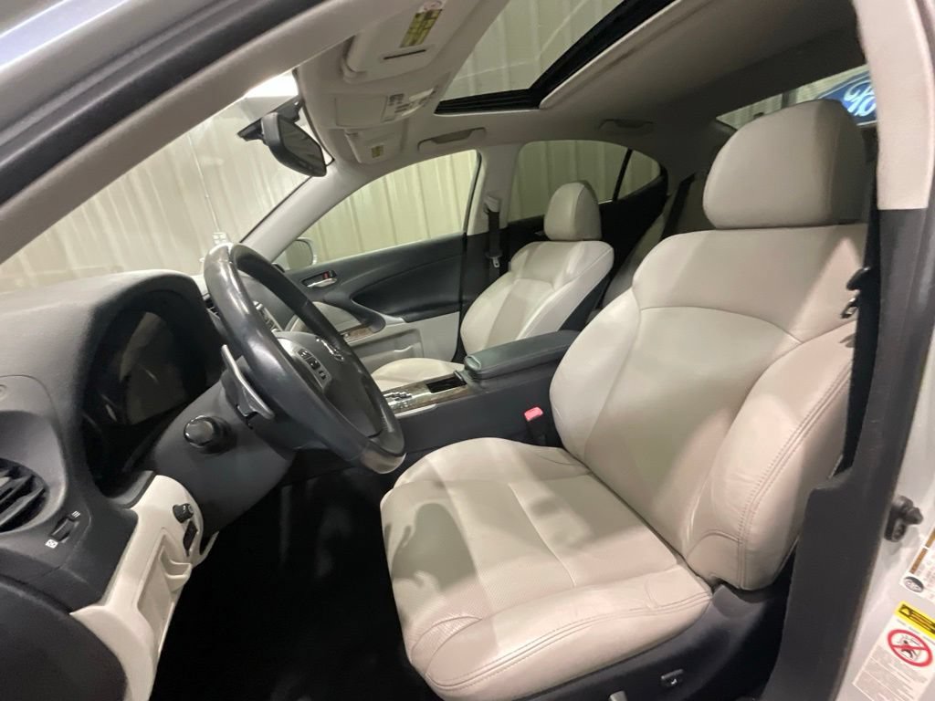 Used 2011 Lexus IS 250 w/ Premium Pkg Value Edition RWD image 9