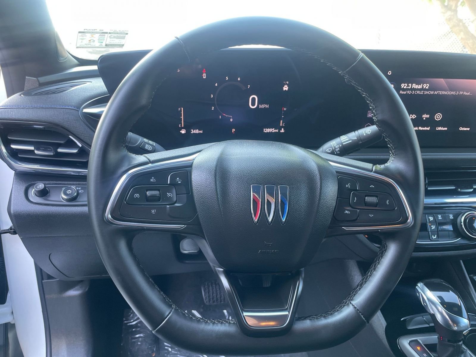 Used 2025 Buick Envista Sport Touring image 28