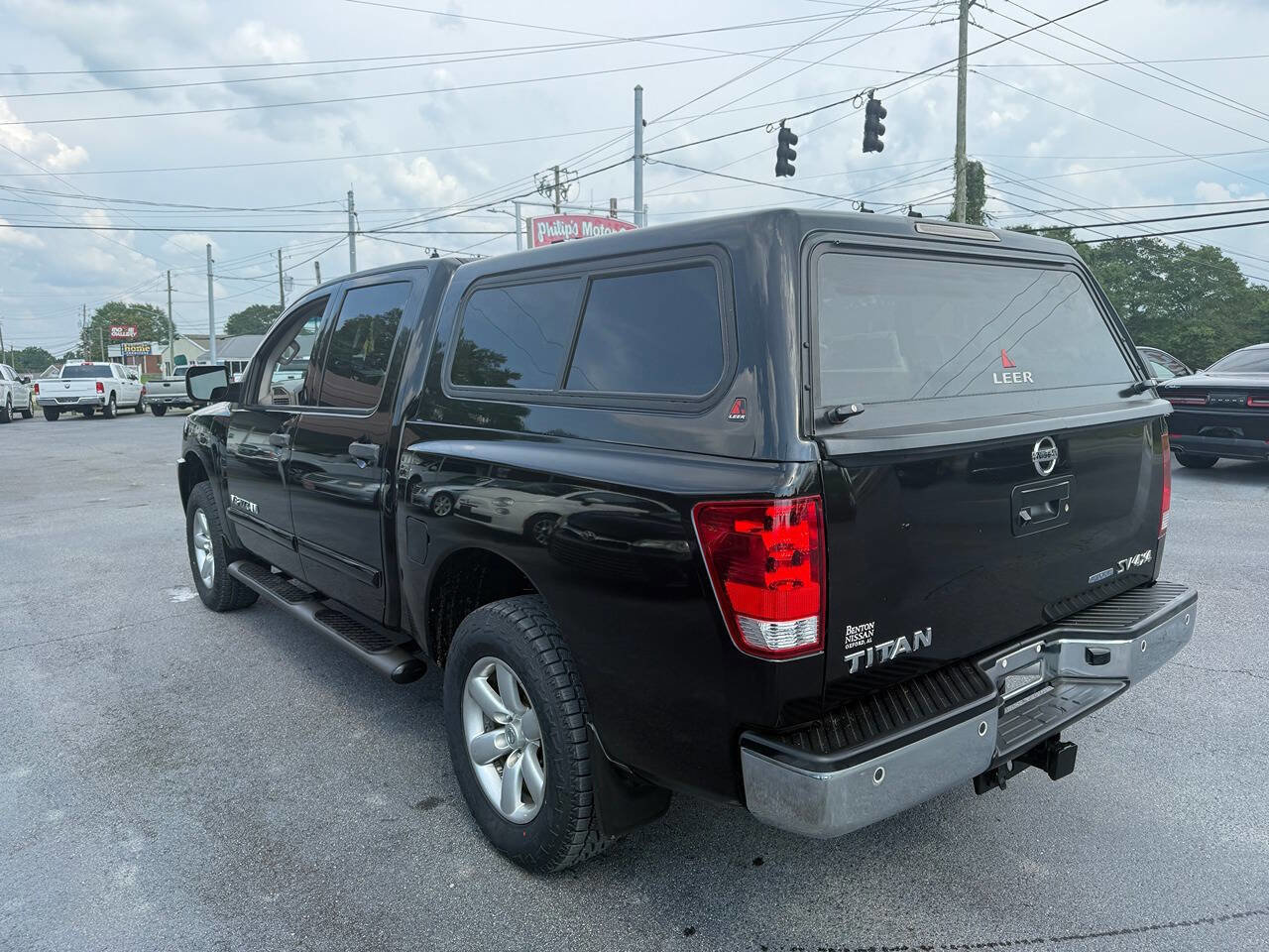 Used 2014 Nissan Titan SV w/ SV Value Truck Package image 6