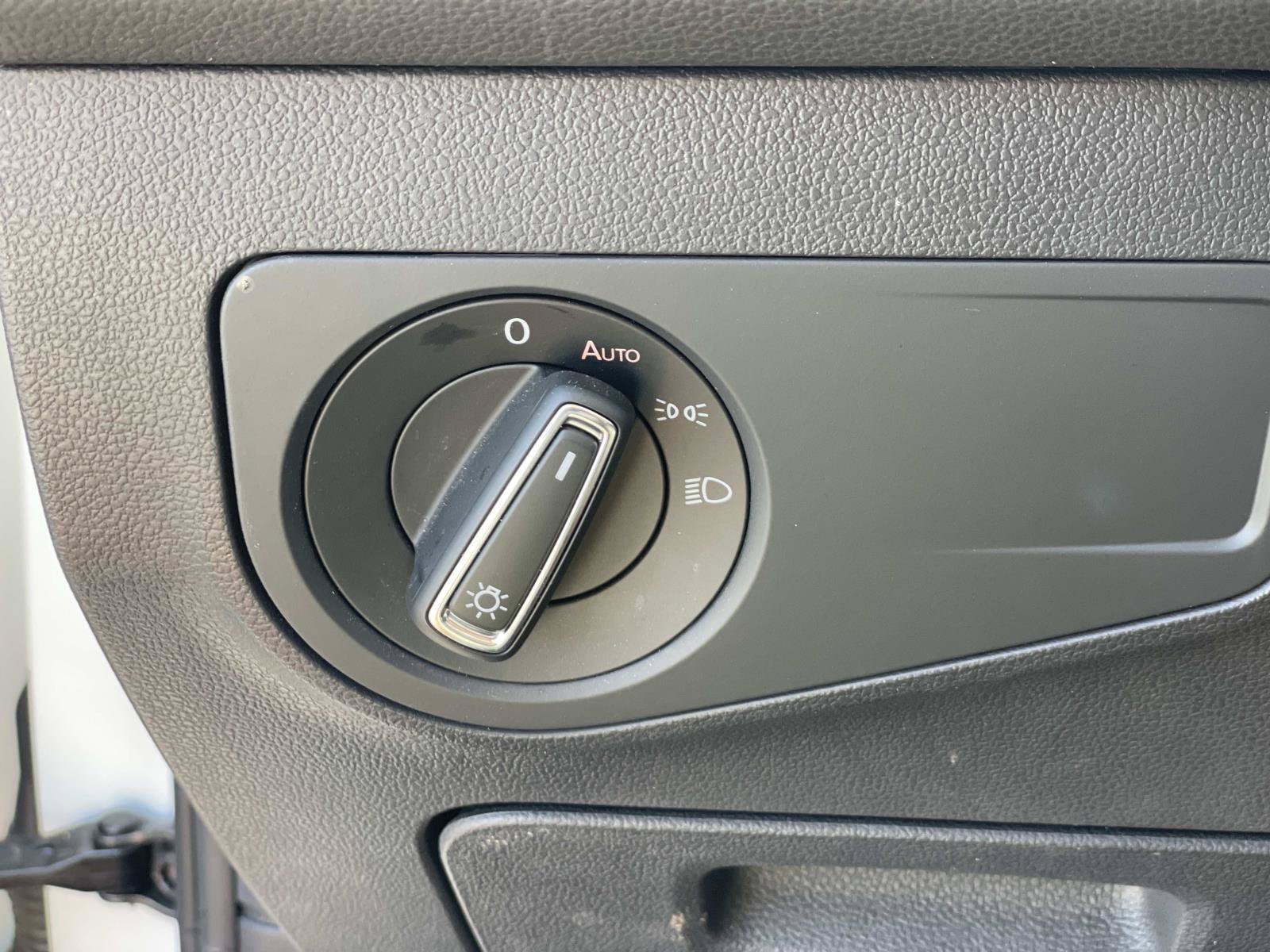 Certified 2023 Volkswagen Tiguan SE FWD image 20