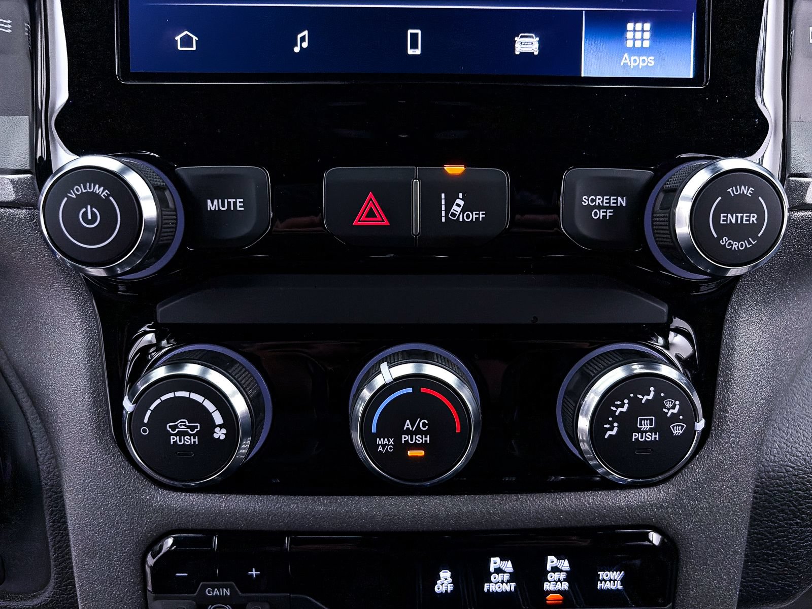 Used 2025 RAM 1500 Warlock AWD/4WD image 21