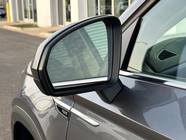 Certified 2022 Volkswagen Taos SE image 13