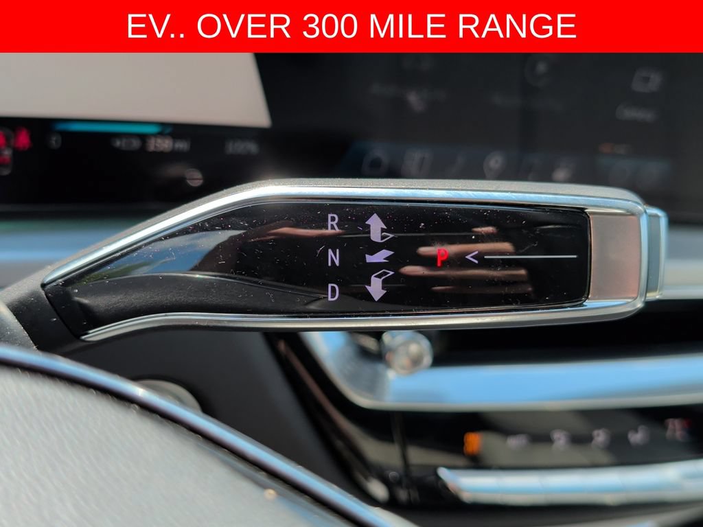 Used 2024 Cadillac Lyriq Luxury w/ LPO, Floor Liner Package AWD/4WD image 22