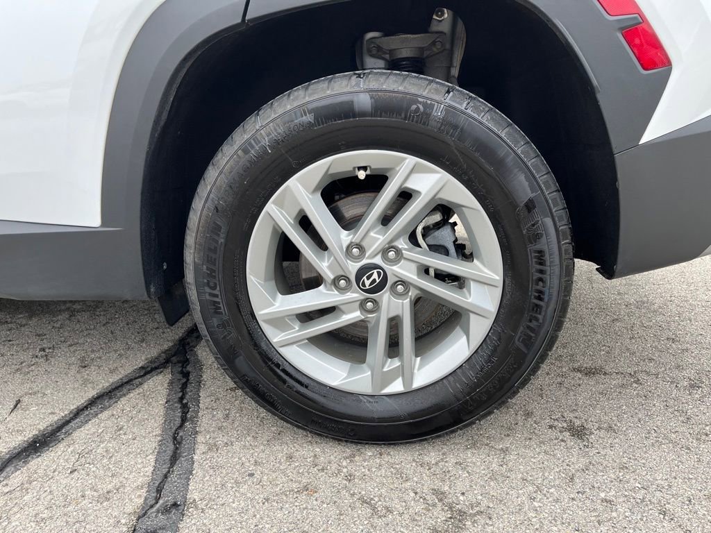 Used 2025 Hyundai Tucson SE image 8
