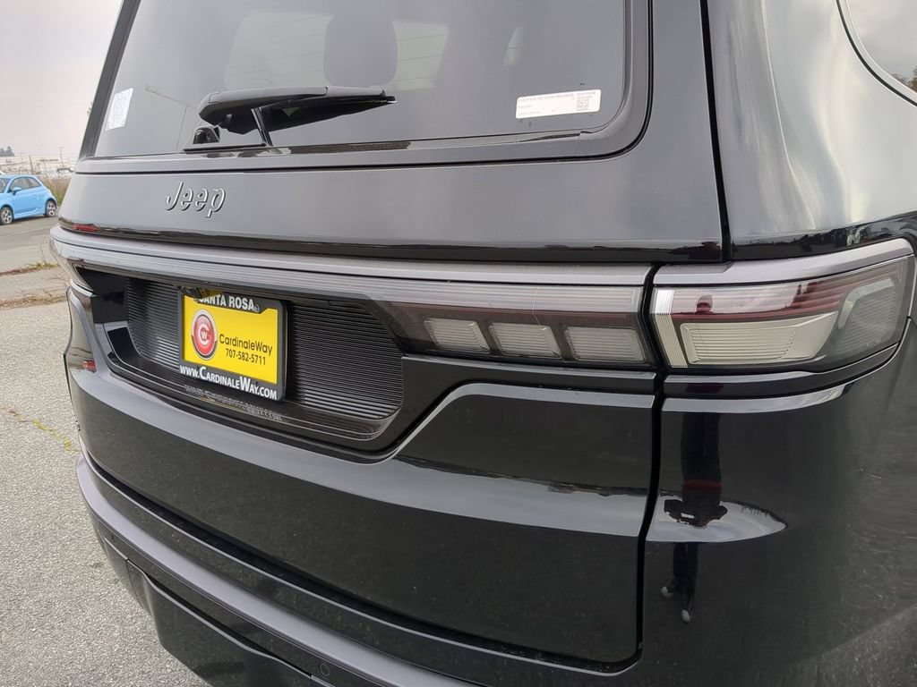 New 2026 Jeep Grand Wagoneer Summit w/ Rear Seat Video Group I AWD/4WD image 24