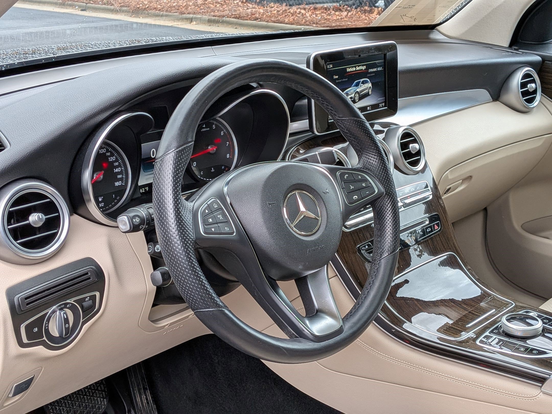 Certified 2019 Mercedes-Benz GLC 300 4MATIC w/ Premium Package image 11