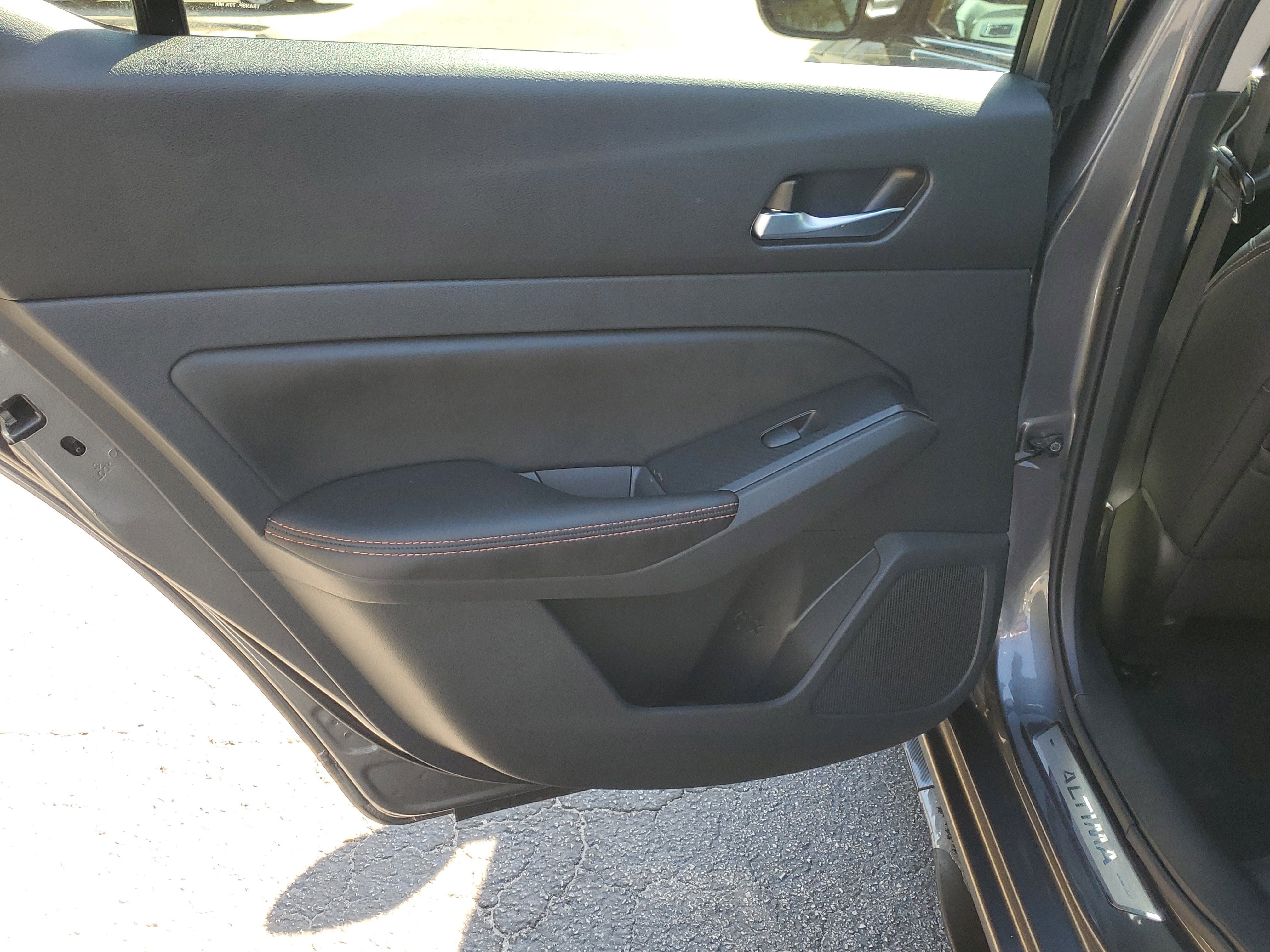 Used 2021 Nissan Altima 2.5 SR image 11