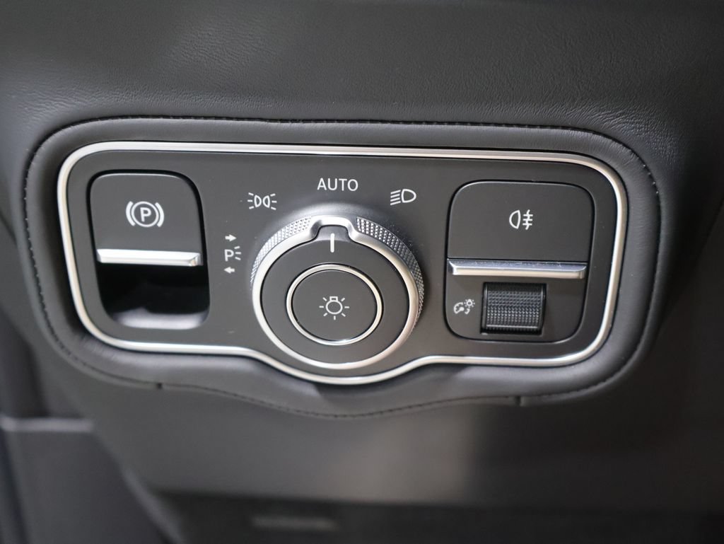 Used 2025 Mercedes-Benz G 63 AMG 4MATIC image 33