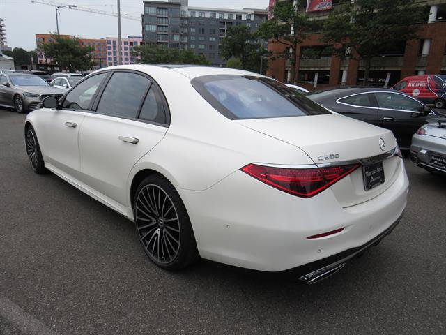 Used 2023 Mercedes-Benz S 500 4MATIC image 2