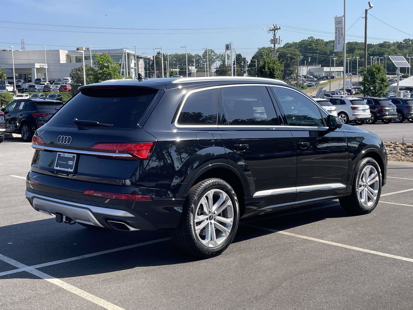 Certified 2025 Audi Q7 2.0T Premium Plus w/ Premium Plus Package AWD/4WD image 7