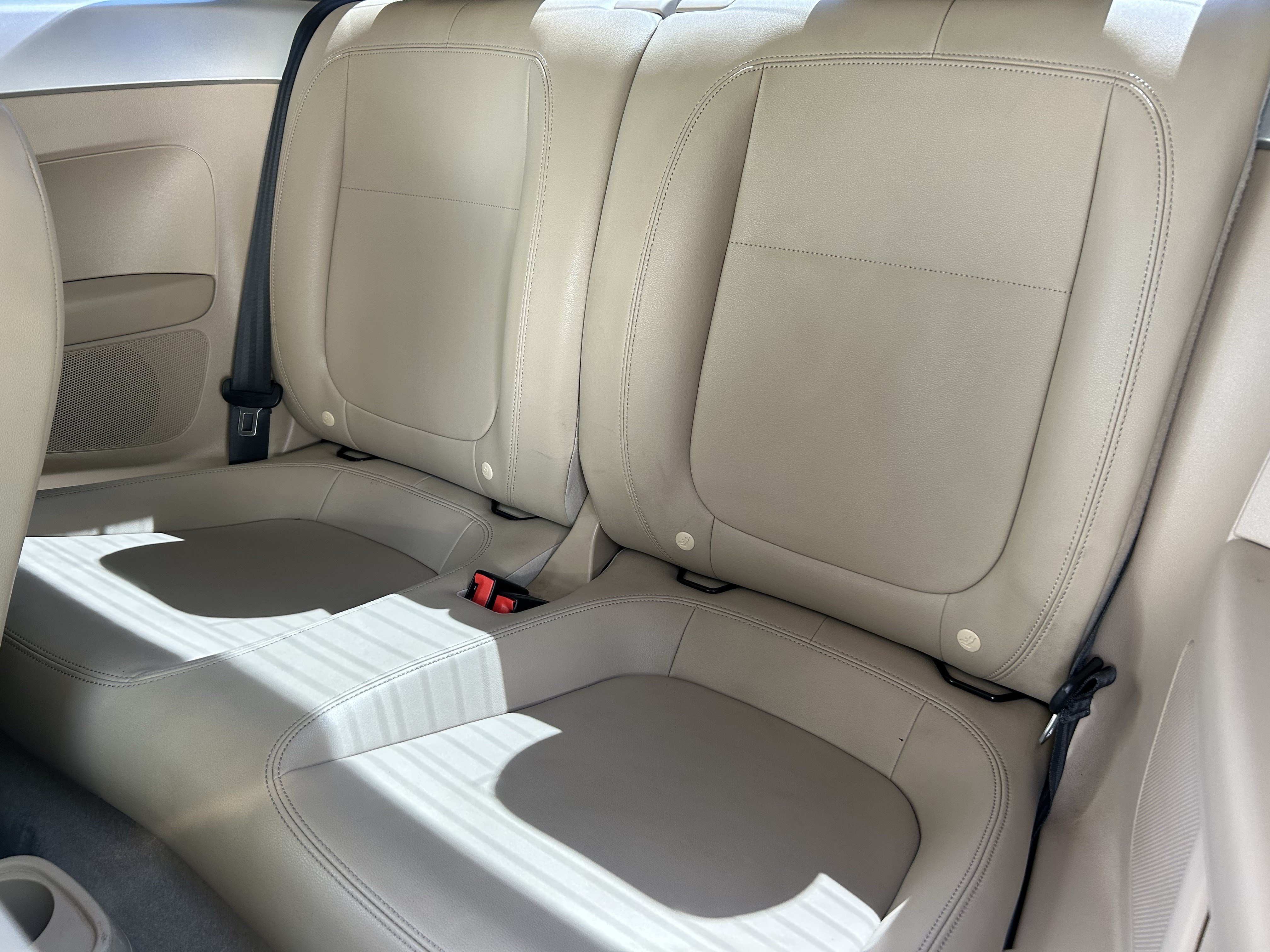 Used 2014 Volkswagen Beetle TDI FWD image 15