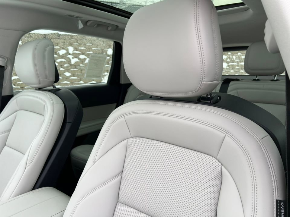 New 2026 Lincoln Nautilus Premier w/ Equipment Group 102A AWD/4WD image 11