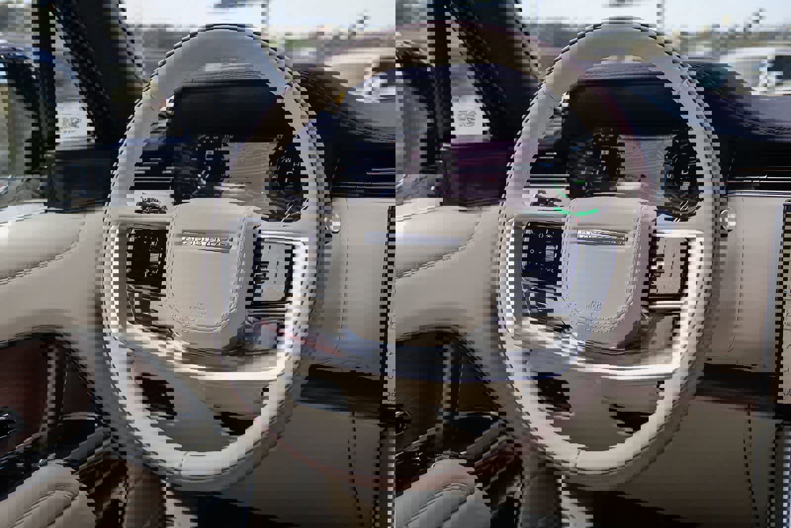 New 2026 Land Rover Range Rover SE image 15