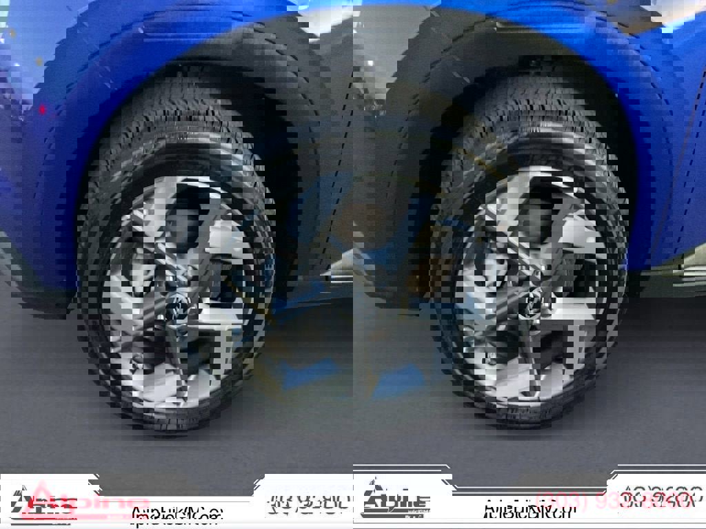 Used 2025 Hyundai Venue SEL image 12