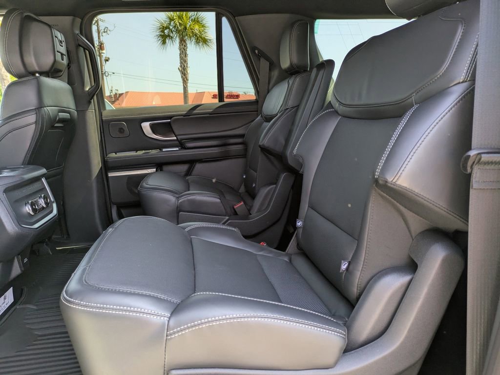New 2026 Ford Expedition Max Platinum image 17