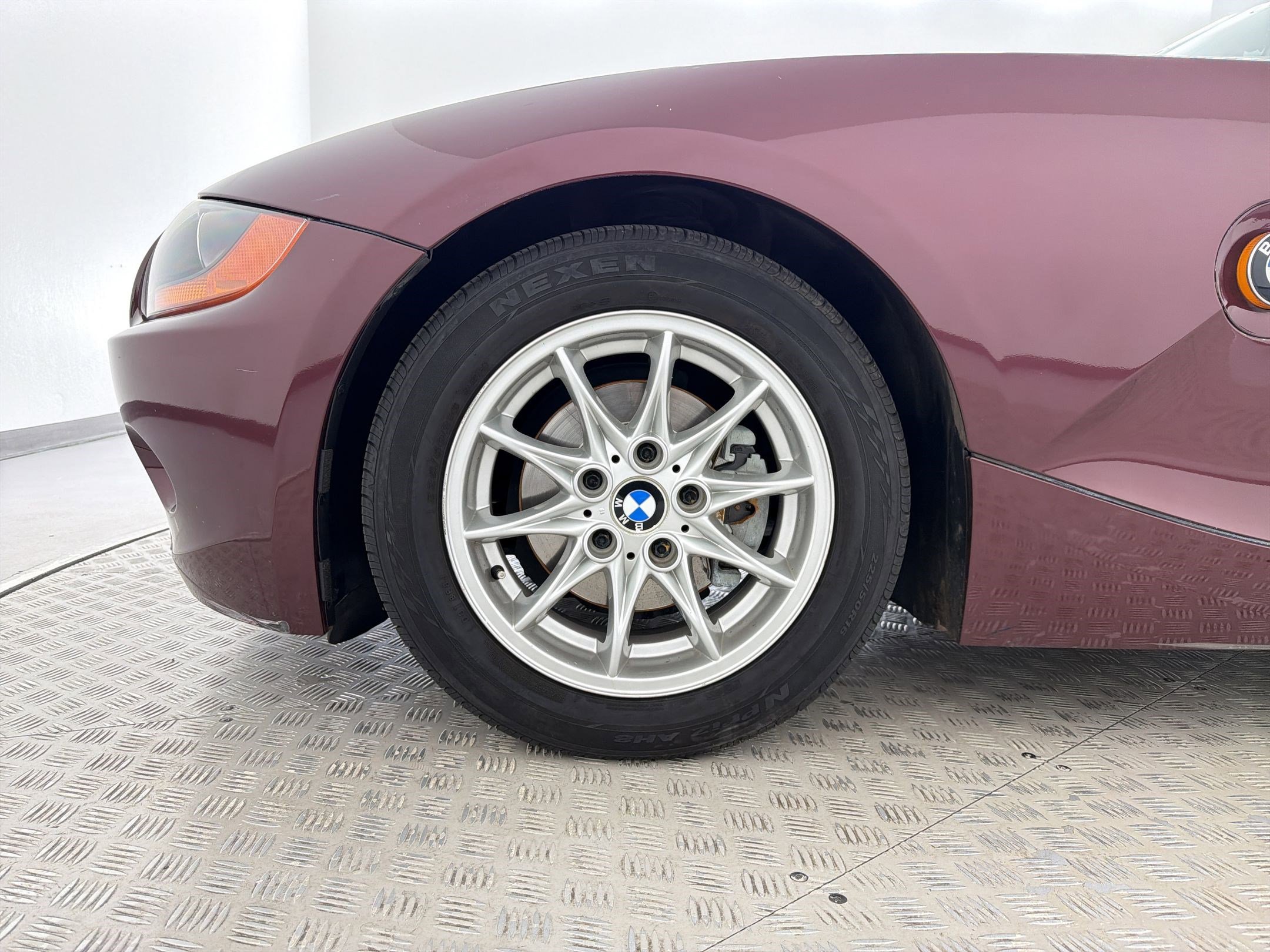 Used 2004 BMW Z4 2.5i image 11