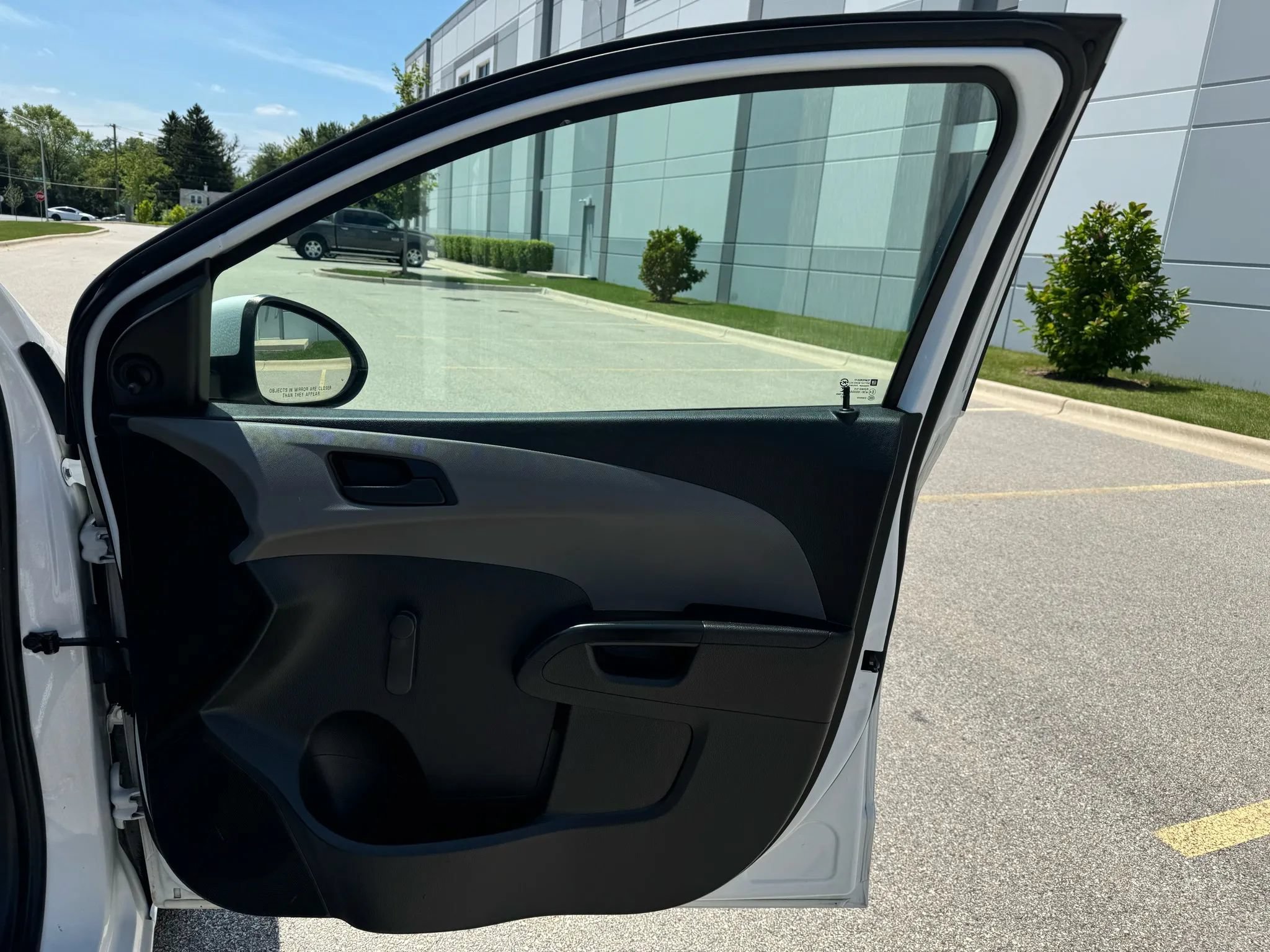 Used 2017 Chevrolet Sonic LT FWD image 23