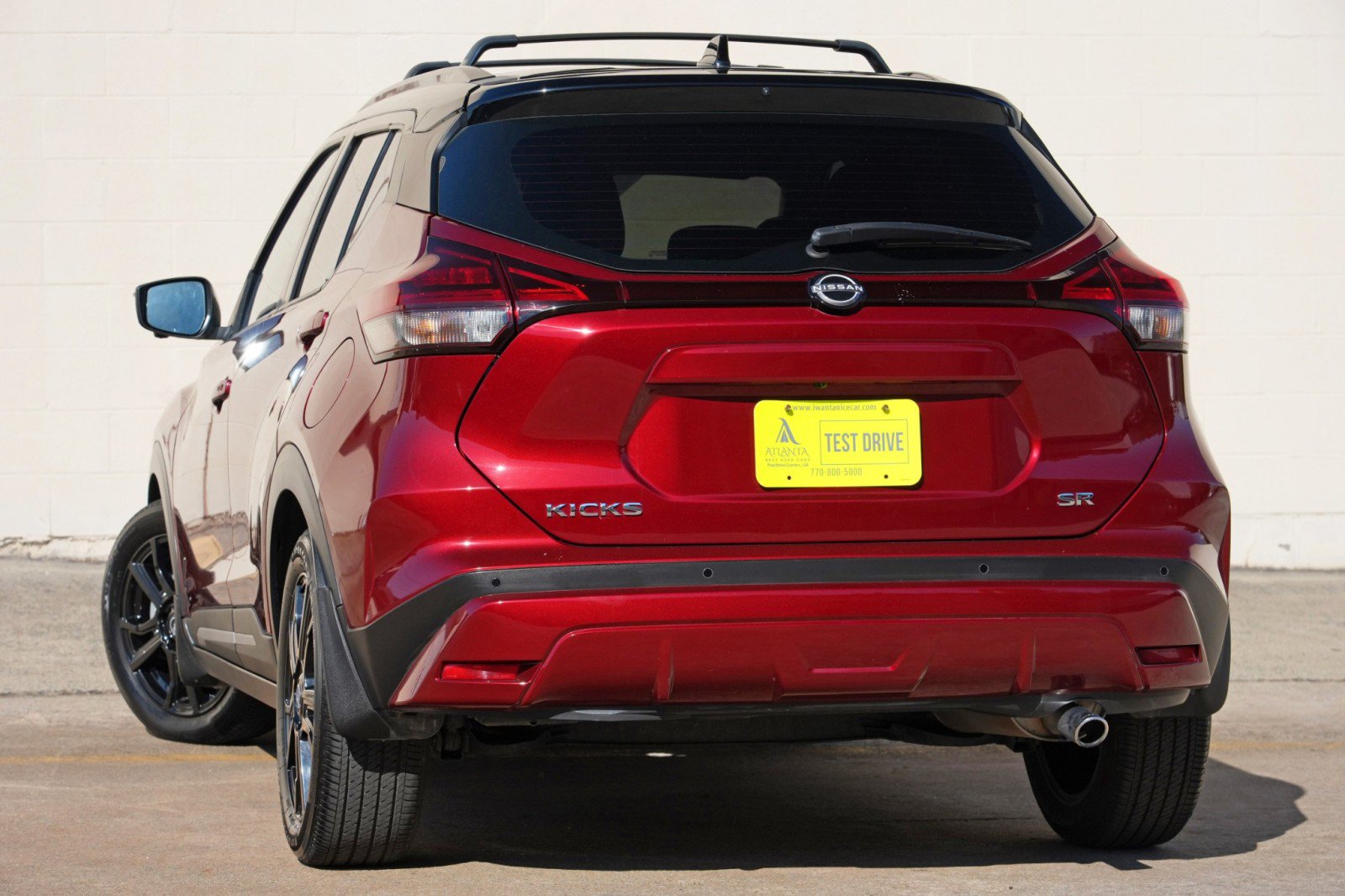 Used 2023 Nissan Kicks SR w/ SR Premium Package FWD image 5